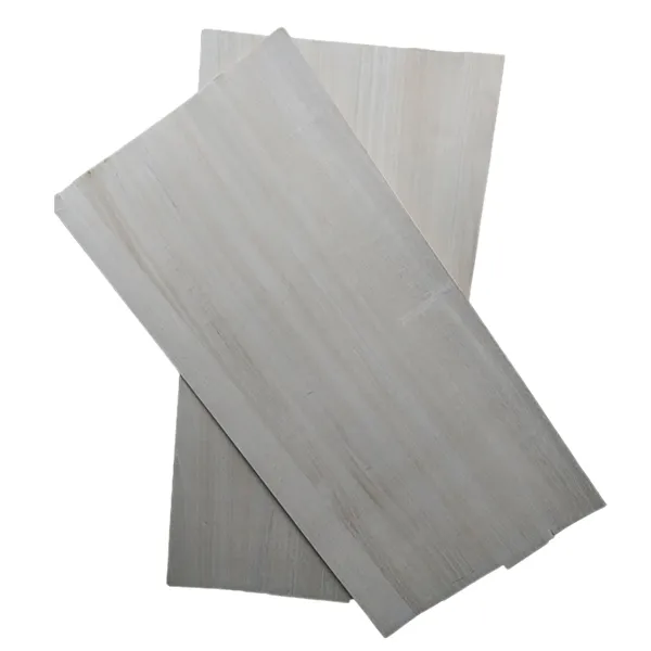 لوح خشب الحور المبيض